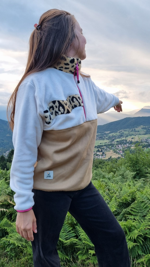 Polaire léopard, camel, rose