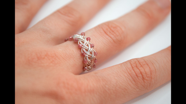 Bague ornée de tourmalines roses facettées