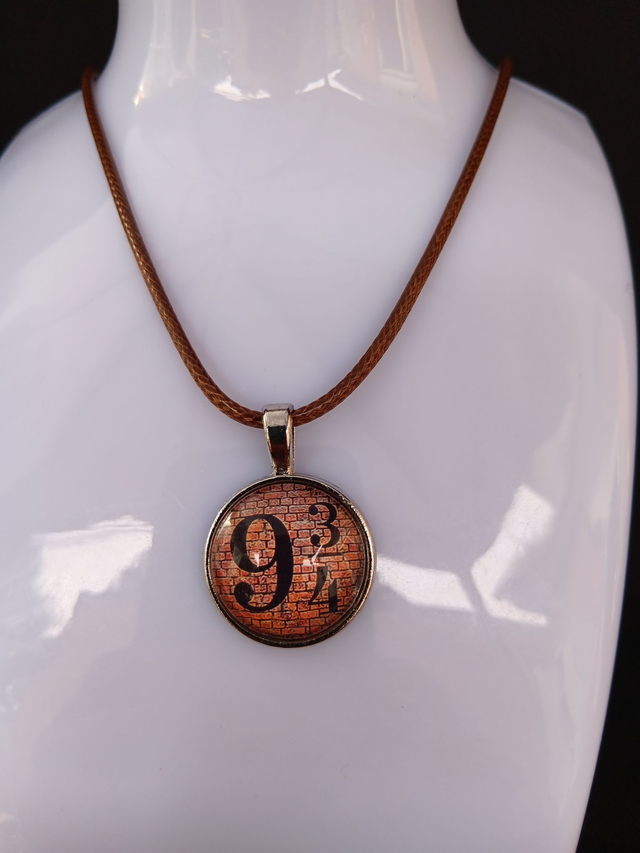 Collier Héros Préférés avec Cordon, Minnie, Mario, Spiderman et Plus !