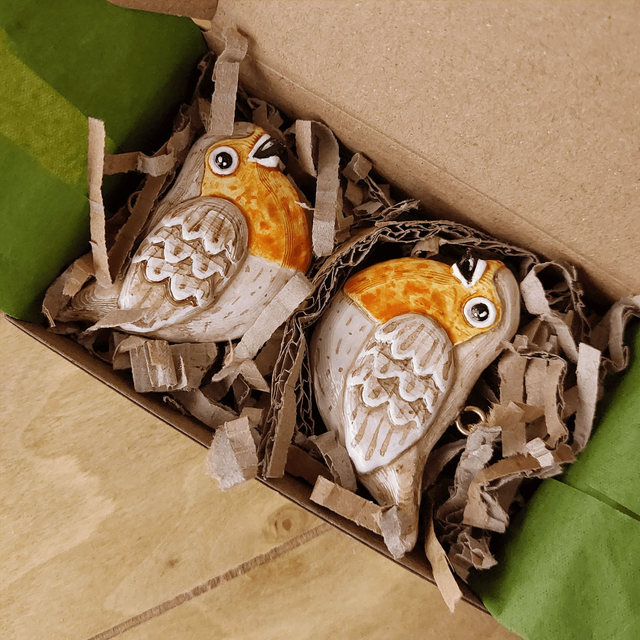 Robin bird decor-Air dry clay decor-Primitive pottery-Farmhouse hanging decoration -Air dry clay bird-Robin pottery ornament