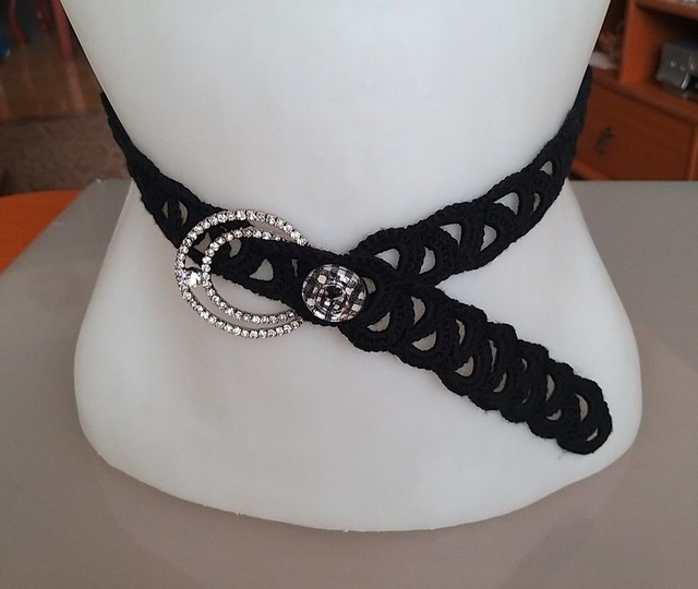 Öv - nyakkendő funkcióval