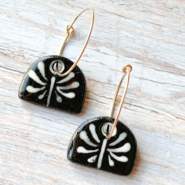 Boucles d’oreilles terre noire 