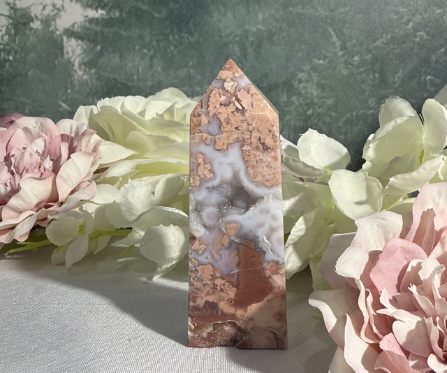 Pink petal agate tower