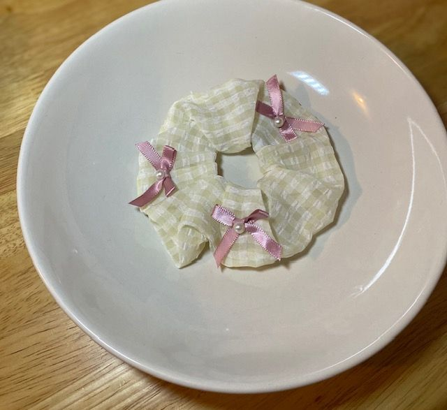 Chouchou vintage avec nœud – couleur ivoire