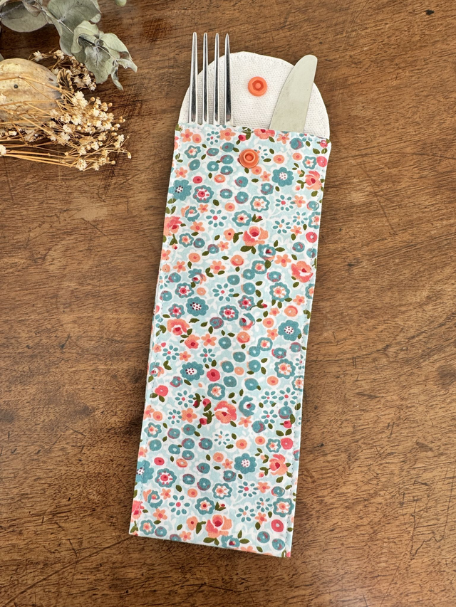 Étui à brosse à dents / ou à couverts