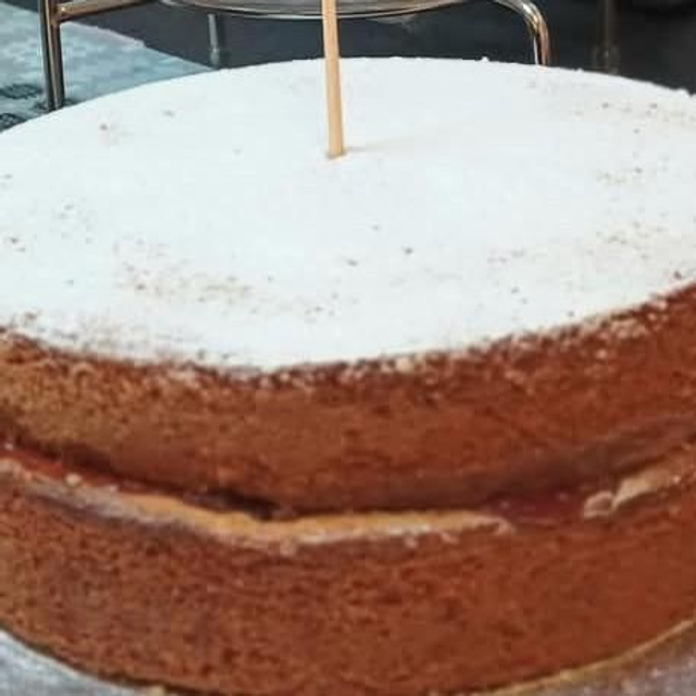 Plain Victoria sponge (Catering)