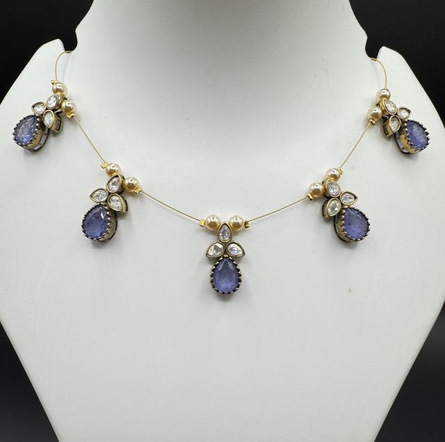 Invisible chain with Victorian stones purple 