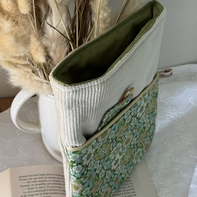 Pochette à livre et son signet Daisy Meadow