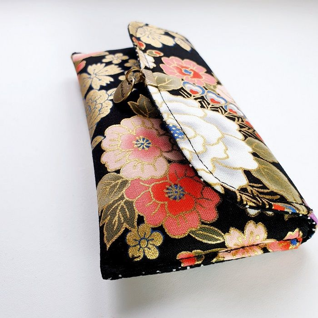 Étuis à lunettes sur mesure "Kana" noir doré