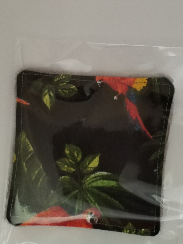 Lingette lavable motifs perroquets 