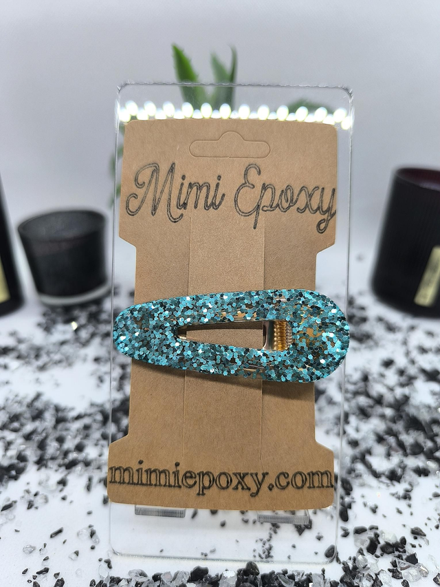 Barrette à cheveux triangle bleu clair pailletté 