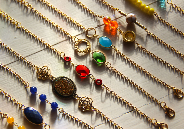 Les bracelets chaîne dorée (14 modèles)