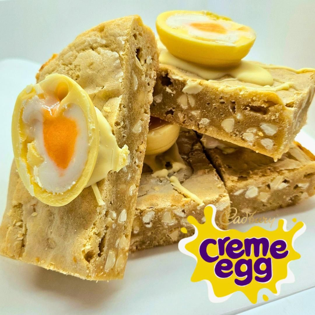 White Creme Egg Blondie Slice