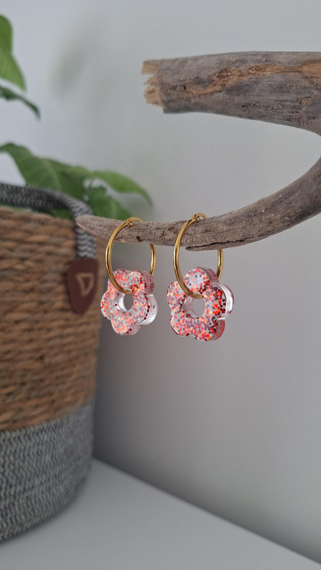 Créoles dorées fleurs paillettes rouges