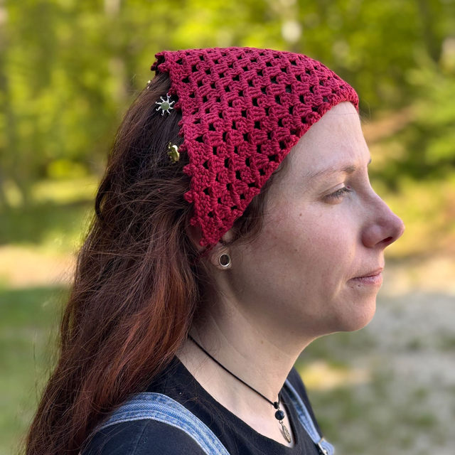 Bandana bohème rouge crocheté - Perles &amp; Breloques 