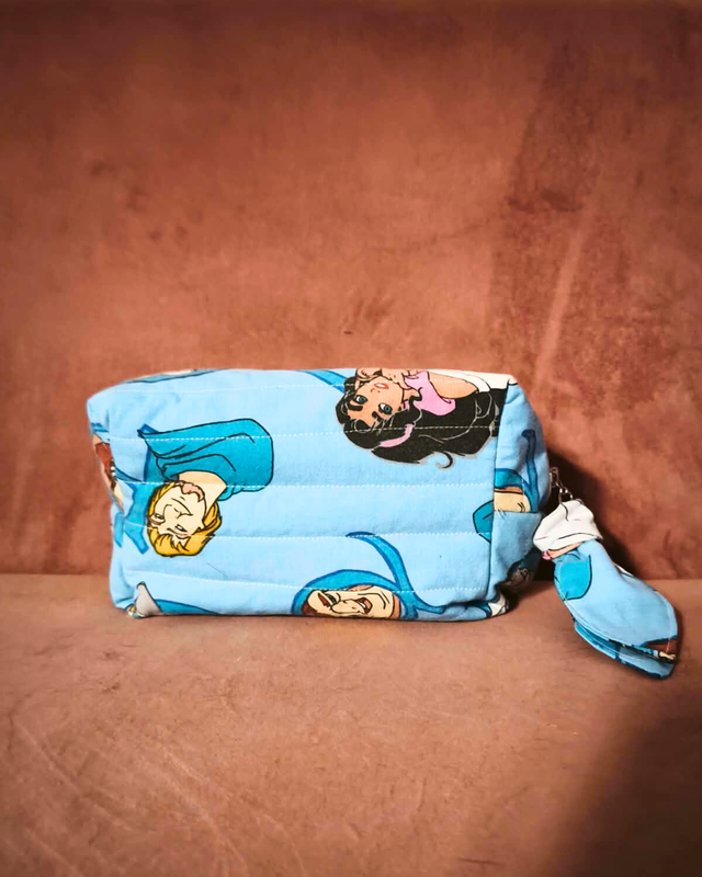 ✨ Trousse matelassée upcyclée – Édition Le Bossu de Notre-Dame ✨