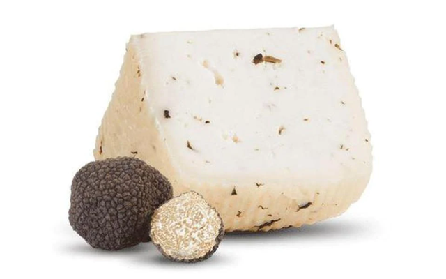 Pecorino al Tartufo Nero