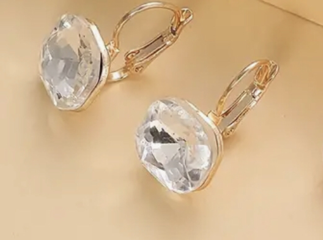 White Glass Crystal Earrings- STOE04