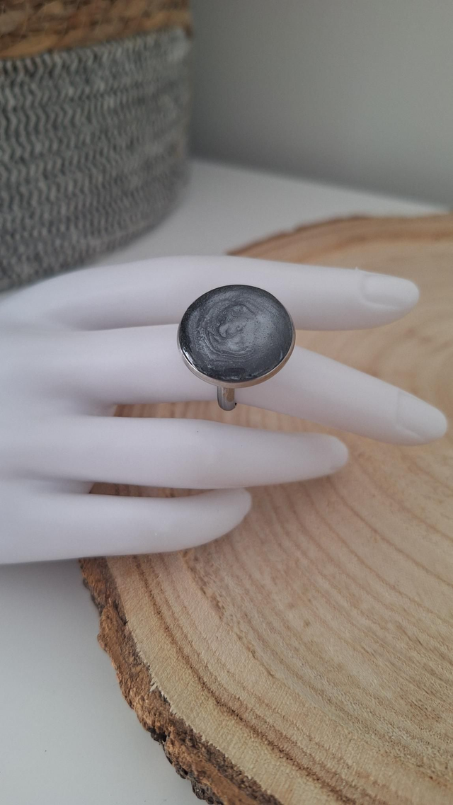 Bague ronde grise