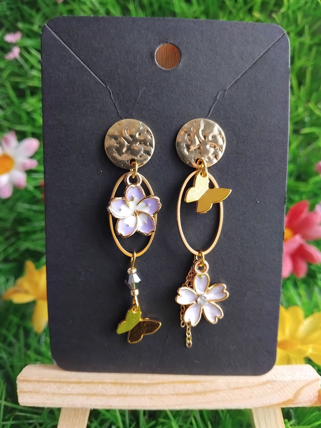 boucles d'oreilles fleurs violettes 