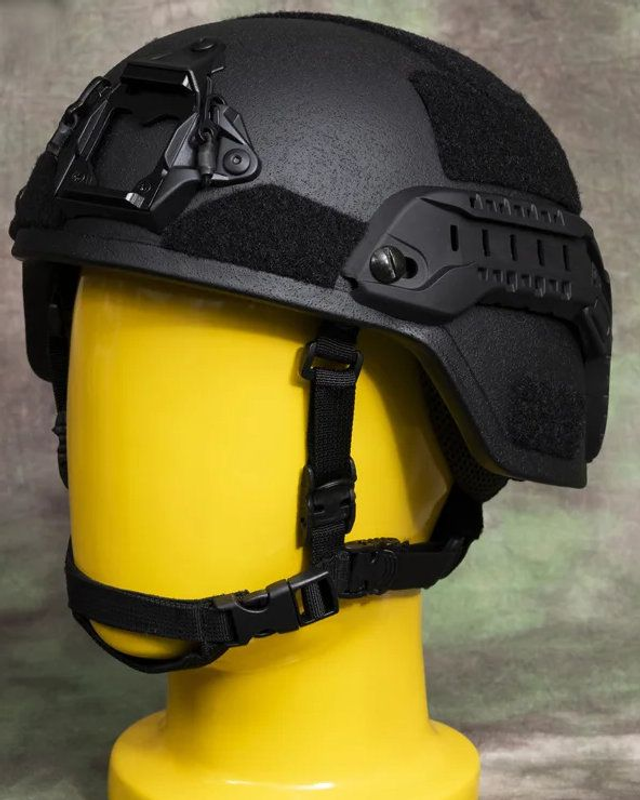 Ballistischer Helm