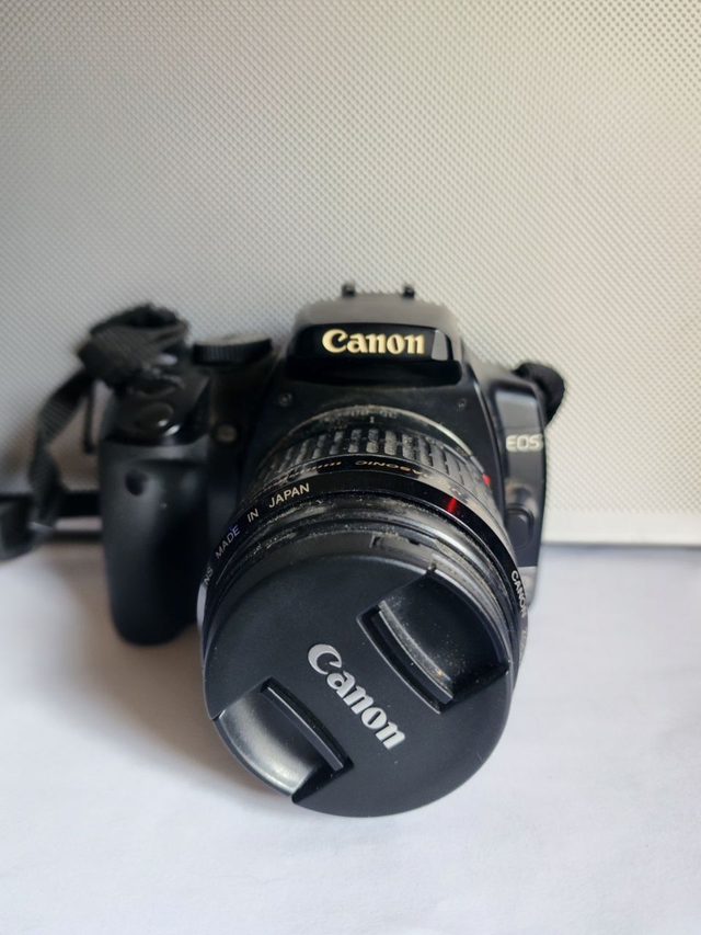 Canon EOS 400D avec Objectif EF 35-80mm 1:4-5.6