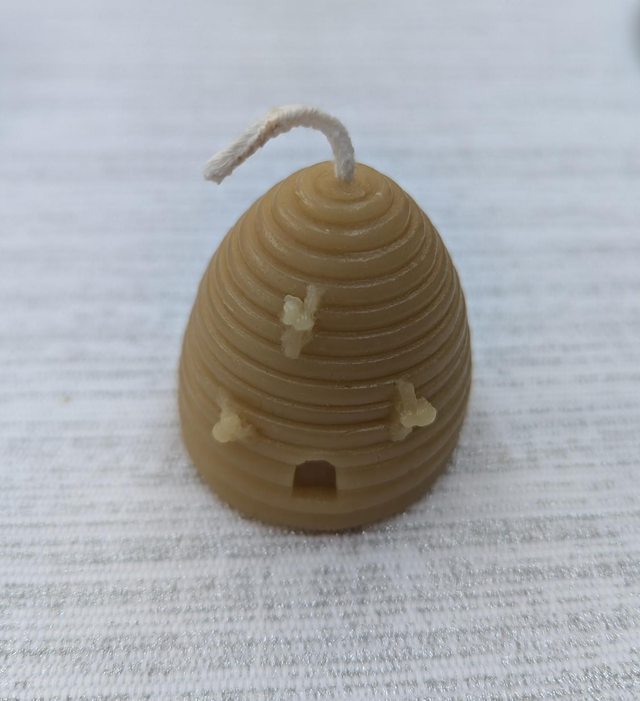 Medium Beehive Candle (Approx 58g)