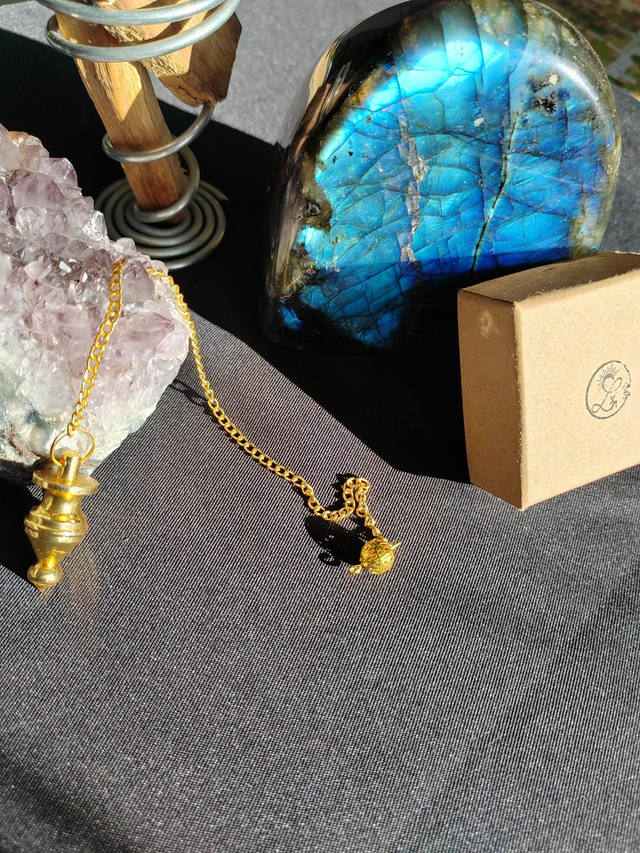 Pendule en laiton cône 