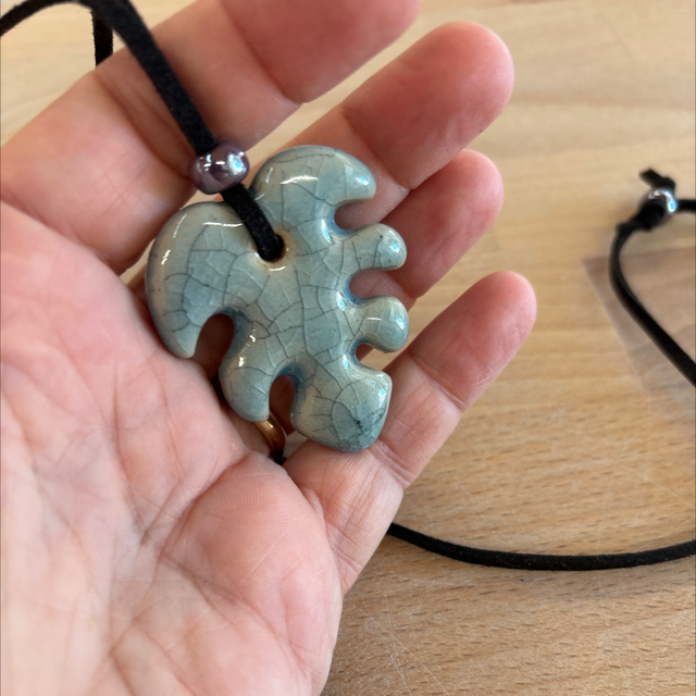 Collana ciondolo foglia monstera 