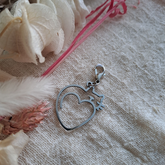 Charms coeur colorie argentée