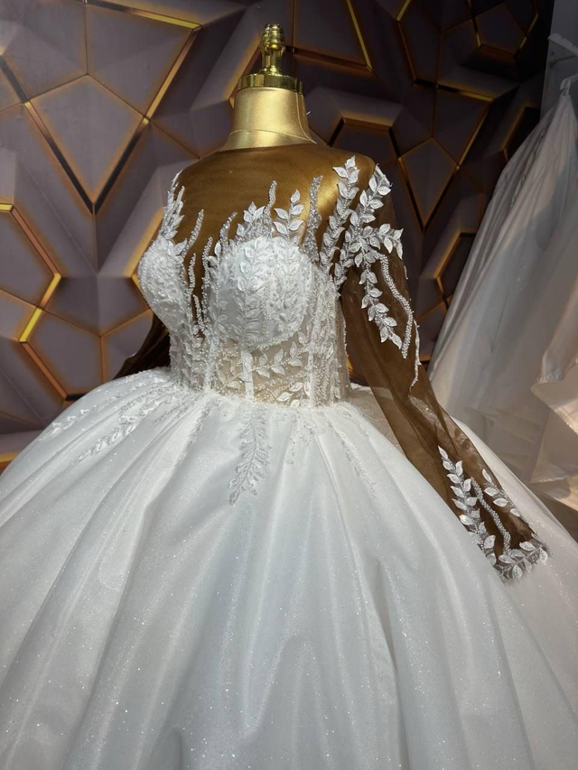 Robe de Mariée Princesse Col Coeur Manches longues / Réf : RMP64