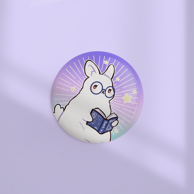 Badge effet holographique 44mm LAPIN LECTEUR