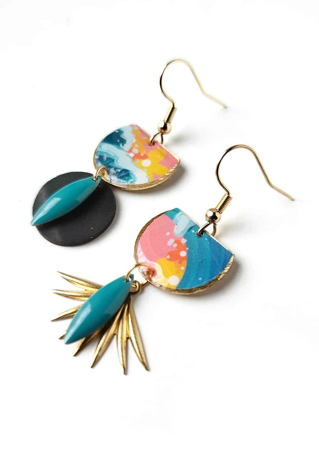 Boucles d&#039;oreilles Asymétriques Upcyclées en Chambre à Air et Papier Recyclés - Vague