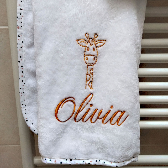 Drap de bain personnalisé girafon