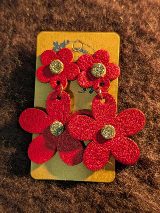 Boucles d'oreilles marguerite rouge m619