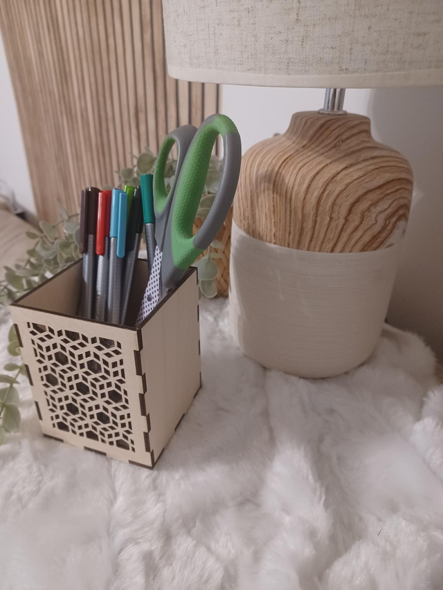 Pot à crayons personnalisé en bois