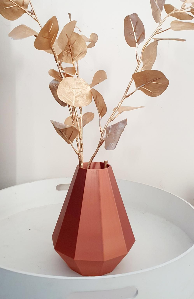 Vase géométrique cuivré