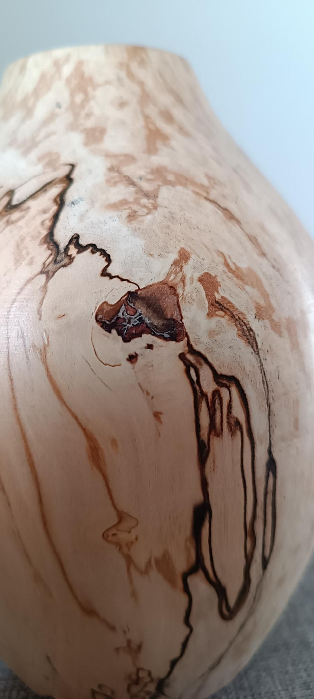 Vase en hêtre échauffé