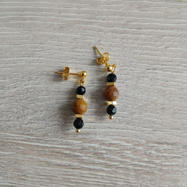 Dames oorbellen Tijgeroog & Onyx – goudkleurig RVS (1.329)