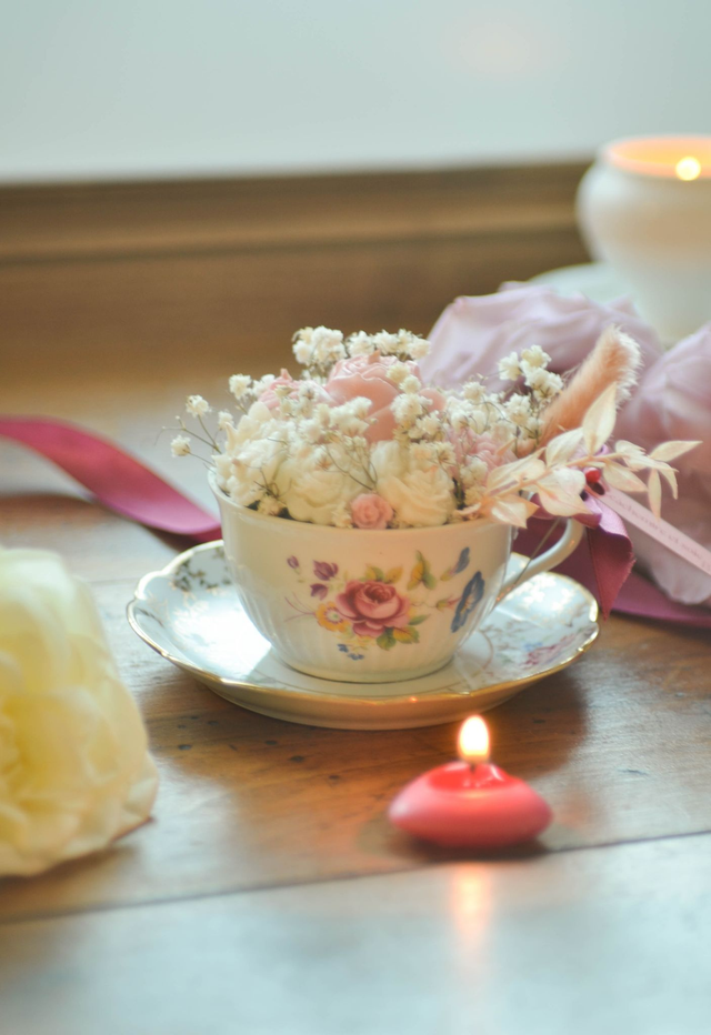 🌸 Bouquet éternel – Tasse parfumée blanche et fleurie