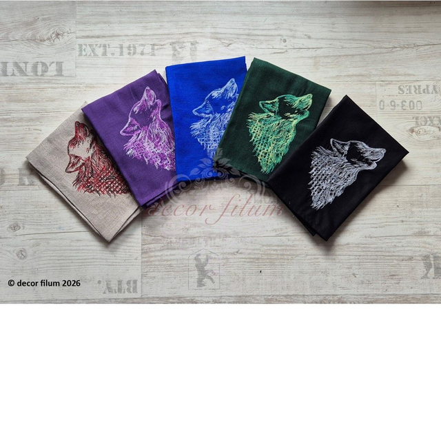 besticktes Geschirrtuch aus Leinen mit keltischem Wolf