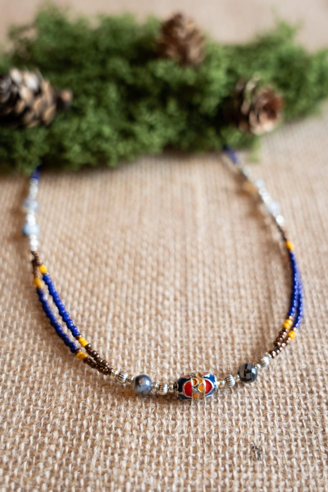 Collier en perles de rocaille, Agate veine de dragons et pendentif style Tibétain 