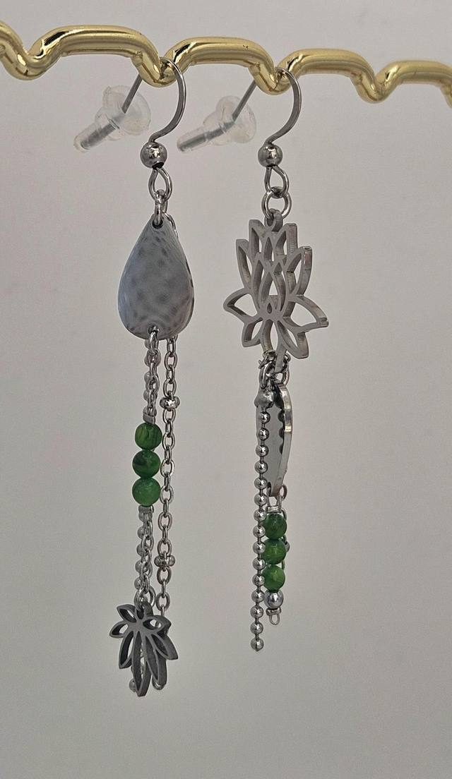 Boucles d&#039;oreilles asymétriques 