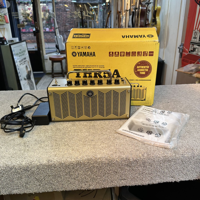 Yamaha THR5A Electro-Acoustic &amp; Silent Guitar Amp with USB Audio Interface