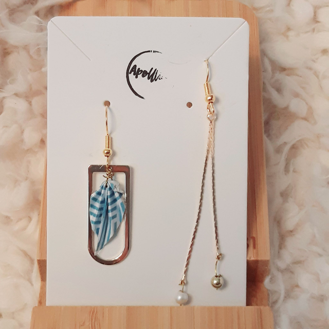 LES DIFFÉRENTES – boucles d&#039;oreilles asymétriques en origami