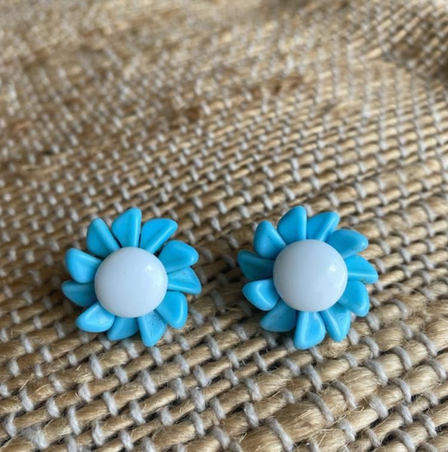 Boucles d&#039;oreilles opaline rétro