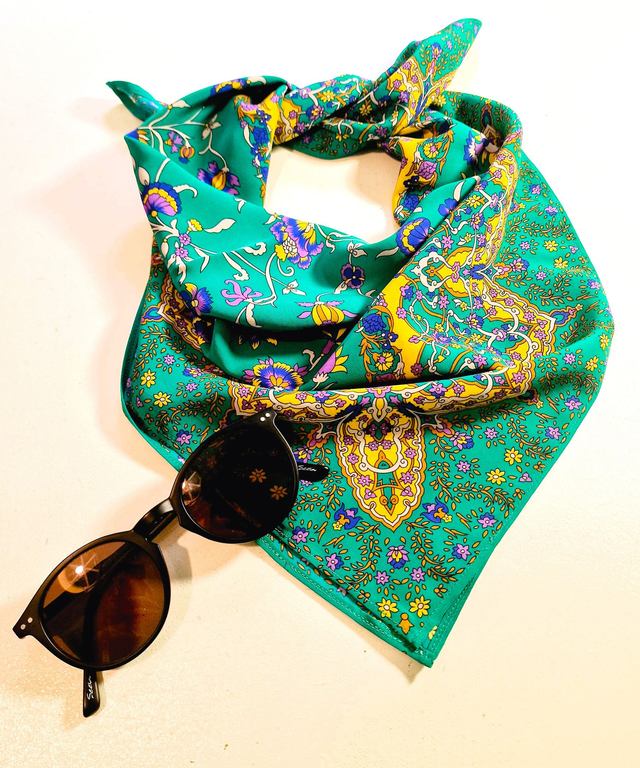 Foulard carré viscose 