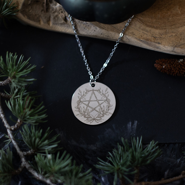 "winter pentacle" collier en acier - collection creepy winter 
