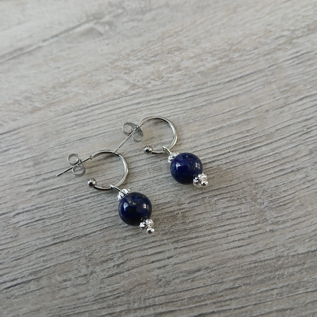 Oorbellen – Lapis Lazuli hanger aan creool – zilverkleurig RVS (1.292)