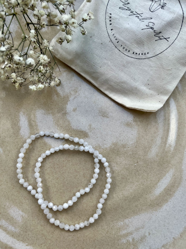 Deep Connection - Dein Mondstein Armband